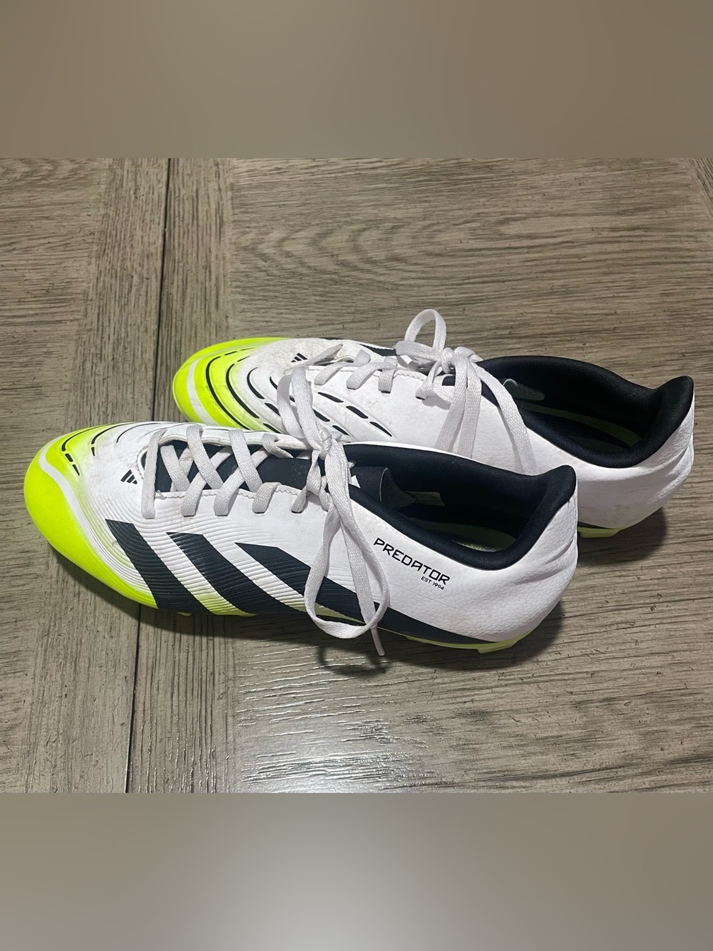 Adidas Predator women’s a soccer cleats, size 9. - Picture 4 of 6